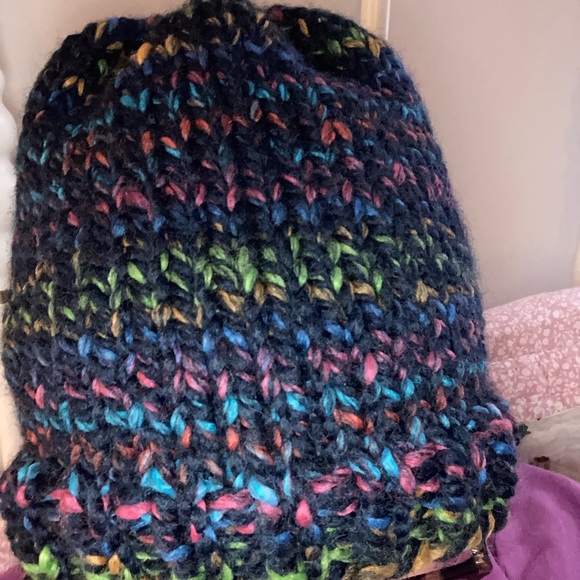 Hand Knit Chunky Beanie with Pom Pom! - Picture 5 of 7